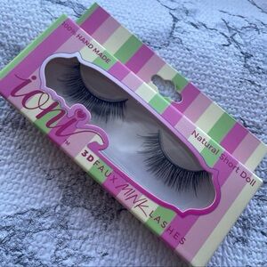 Ioni Lashes